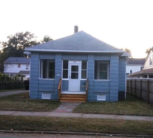 178 Denver St, Springfield, MA 01109-1821