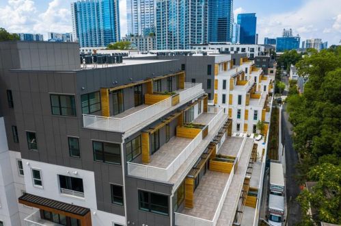 775 Juniper St, Atlanta GA  30308-1310 exterior