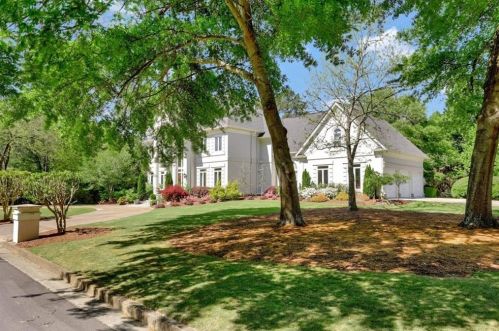 445 Darrow Dr, Duluth GA 30097-2430 exterior