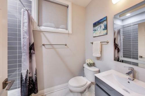 3013 Honore St, Chicago IL 60657-2000 exterior