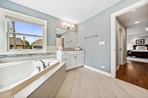 670 Bryan St, Elmhurst IL 60126-4342 exterior