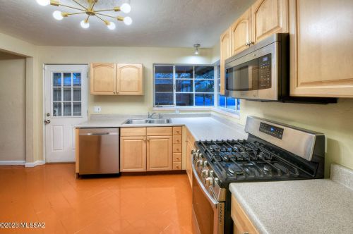 4425 Water St, Tucson, AZ 85712-2610