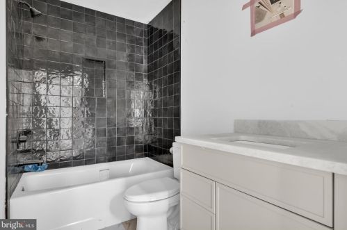 959 Marshall St, Philadelphia PA 19122 exterior