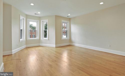 805 T St, Washington DC 20001-3127 exterior