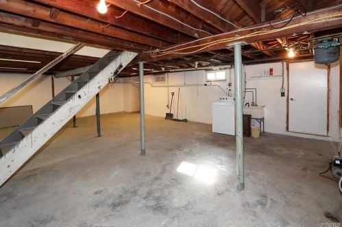 314 Everard St, Huntington Station NY 11746-7008 exterior