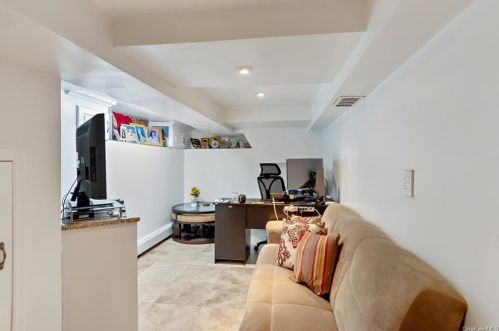 93 Brookside Ave, Mount Vernon NY 10553-1318 exterior