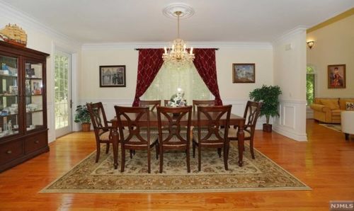 715 Westwood Ave, Westwood, NJ 07675-6335