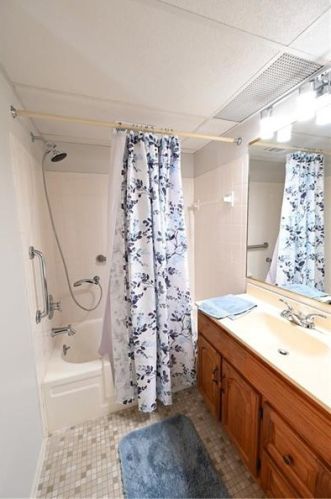 713 Frst Grn Dr, Moon Twp PA 15108-2763 exterior