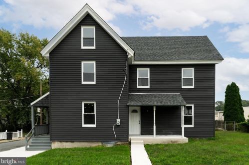 24 7th St, Chester, PA 19013-4203