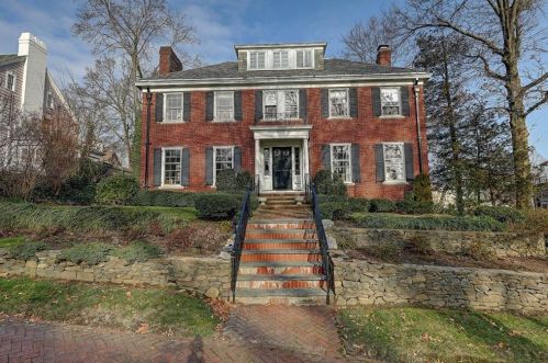 100 Freeman Pkwy, Providence, RI 02906-3324