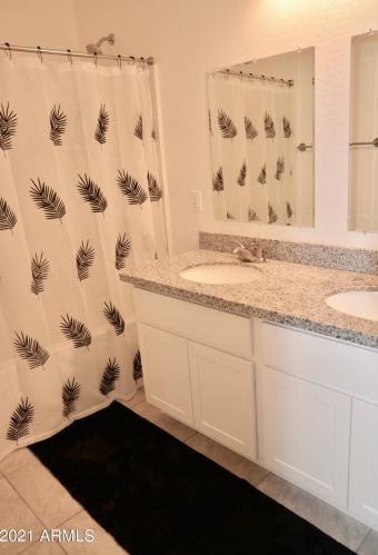 1801 5 Ave, Phoenix AZ 85003-2721 exterior