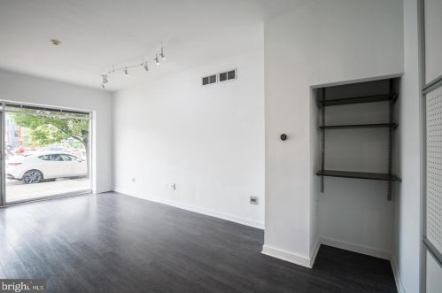 223 Girard Ave, Philadelphia PA 19130-1420 exterior