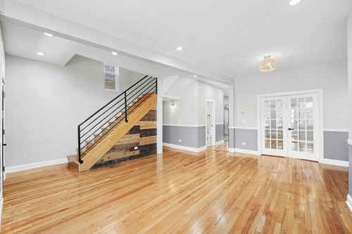 7325 Champlain Ave, Chicago IL 60619-1828 exterior