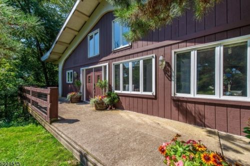 47 Chilhowie Dr, Kinnelon, NJ 07405-3201