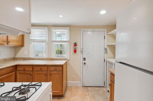 6252 Larchwood Ave, Philadelphia PA 19143-1912 exterior