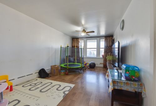 4327 Sacramento, Chicago IL 60655-2302 exterior