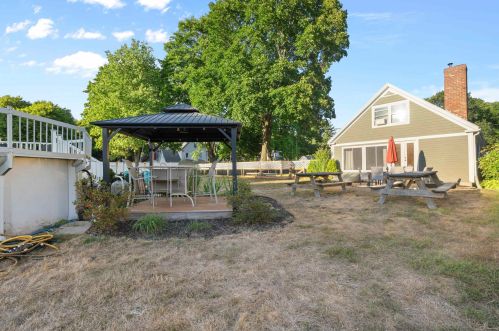 44 Main St, Newton NH 03858-3113 exterior