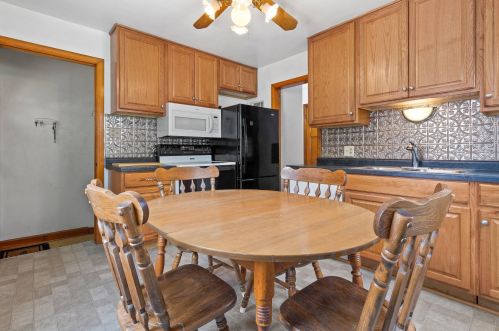 2954 55, Milwaukee WI 53219-3348 exterior