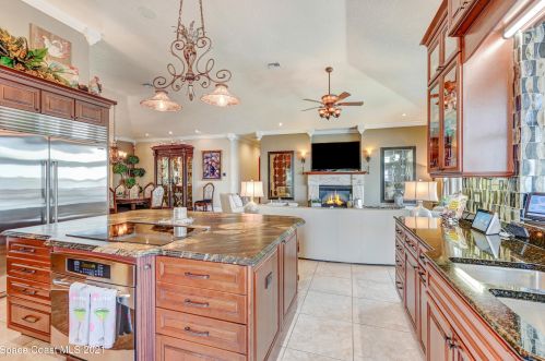 2255 Tropical Trl, Merritt Island FL 32952-4102 exterior