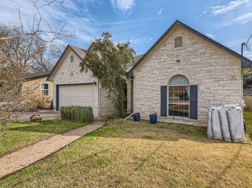 6305 Cannonleague Dr, Austin TX  78745-4913 exterior