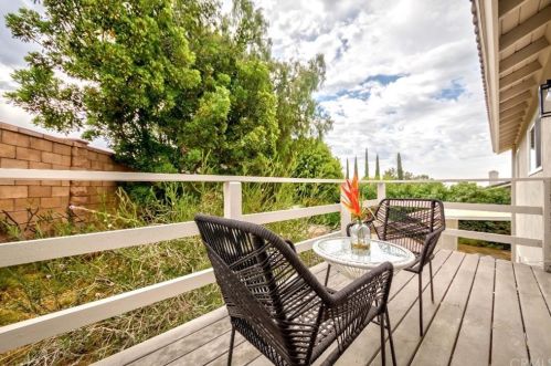 2017 Las Lanas Ln, Fullerton CA  92833-1706 exterior