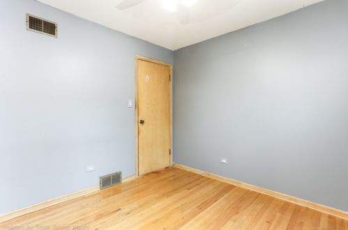 9129 Trumbull Ave, Chicago IL 60655-2507 exterior