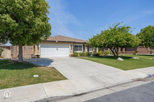 209 Calle Avenida, Bakersfield, CA 93314-4246