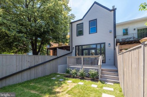 325 11th St, Washington DC  20002-6219 exterior