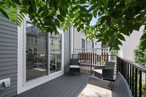 142 8th St, Boston MA 02127-2536 exterior