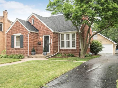 923 Fairfield Ave, Elmhurst IL  60126-4945 exterior