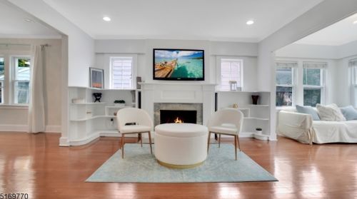 90 Midland Blvd, Maplewood NJ  07040-1810 exterior