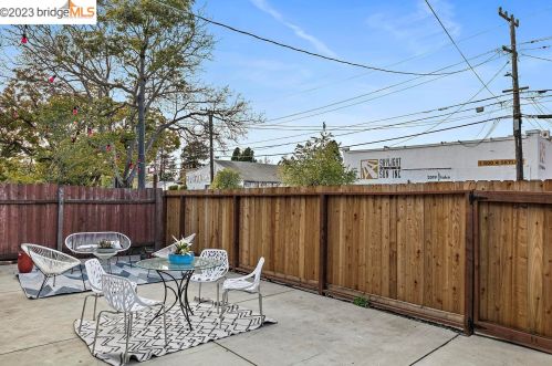 2020 Blake St, Berkeley CA 94704-2604 exterior