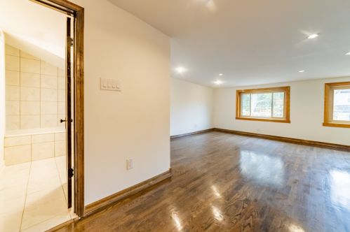 7225 Bennett Ave, Chicago IL  60649-2905 exterior