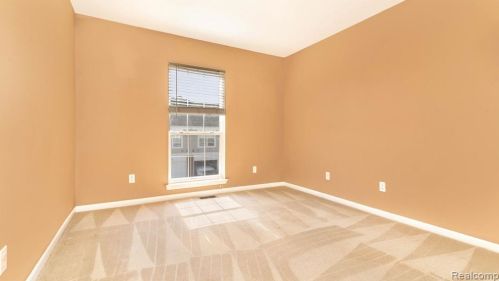 16855 Dover Dr, Northville MI 48168-6505 exterior