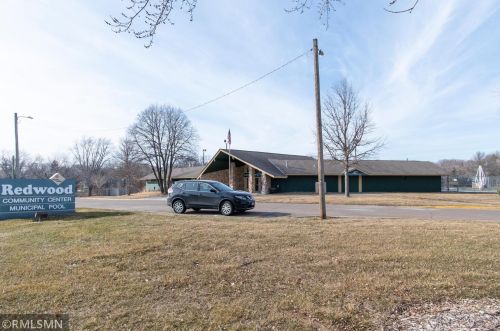 281 150th St, Saint Paul MN 55124-6992 exterior