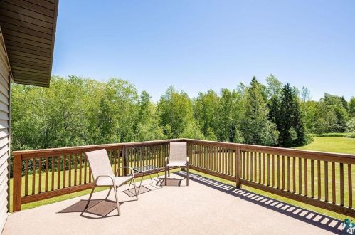 5260 Samuelson Rd, Duluth MN 55811-9789 exterior