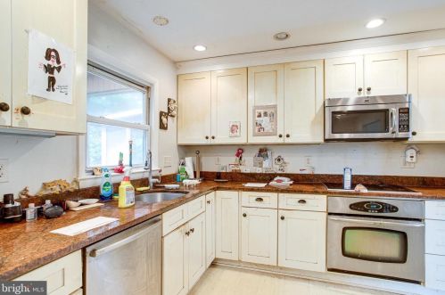 1503 Cool Spg Dr, Alexandria VA 22308-1619 exterior