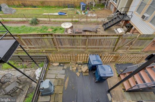 5228 4 St, Washington DC 20003-3481 exterior