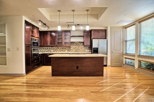 2527 Carlisle St, Dallas, TX 75201-1350