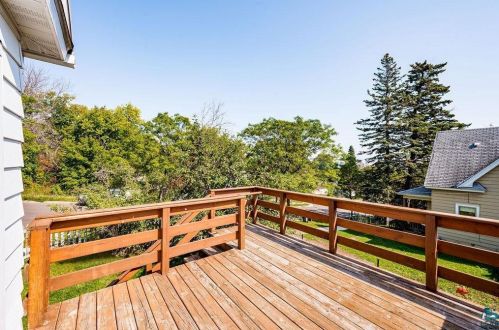 915 4 Ave, Duluth MN 55805-1305 exterior