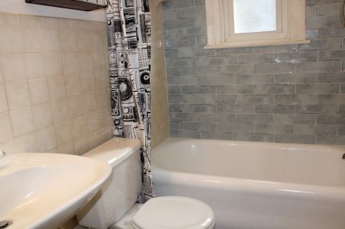 109 Race St, Pittsburgh PA  15218-1337 exterior