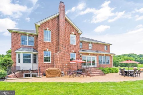 17675 Tobermory Pl, Leesburg VA 20175-7053 exterior