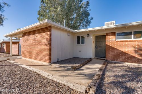 8217 Beverly St, Tucson AZ 85710-5931 exterior