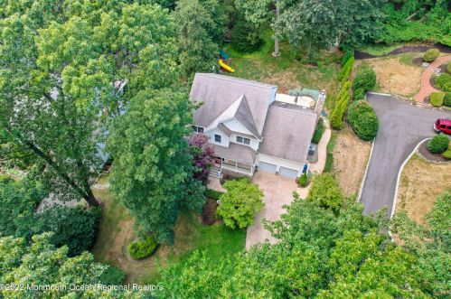 13 Victorian Woods Dr, Atlantic Highlands NJ  07716-1500 exterior