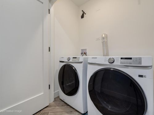 817 Rockwell St, Chicago IL 60622-4553 exterior