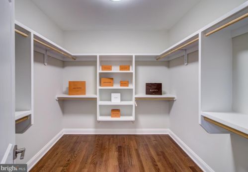 293 Riverside Dr, Princeton NJ 08540-4017 exterior