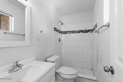 1133 Alice Ave, Phoenix AZ  85020-3214 exterior