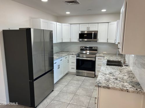 12611 25th Ave, Phoenix AZ  85029-2533 exterior