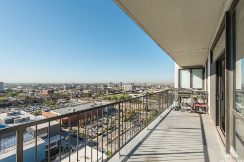 1530 State St, Chicago IL  60605-2964 exterior