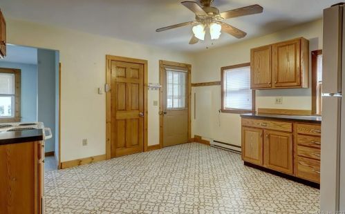 58 Washington St, Wallingford CT 06492-3530 exterior